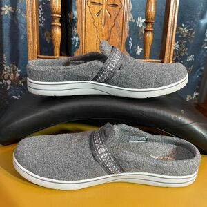 Skechers Gray Women's Slippers